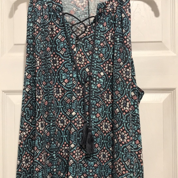 COPY - Lane Bryant sleeveless top - Picture 2 of 3